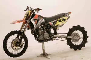 Moto pour le Hill-Climbing : KTM 800 préparée et boostée au Nitro Oxyde Liquide