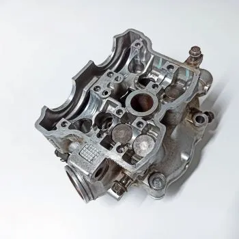 Culasse d'une Yamaha 400 WRF de 1998 Culasse d'une Yamaha 400 WRF de 1998